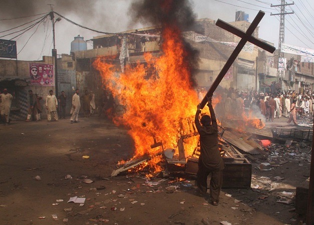 Joseph Colony Attack Lahore 2013 - Persecution of Christians in Pakistan