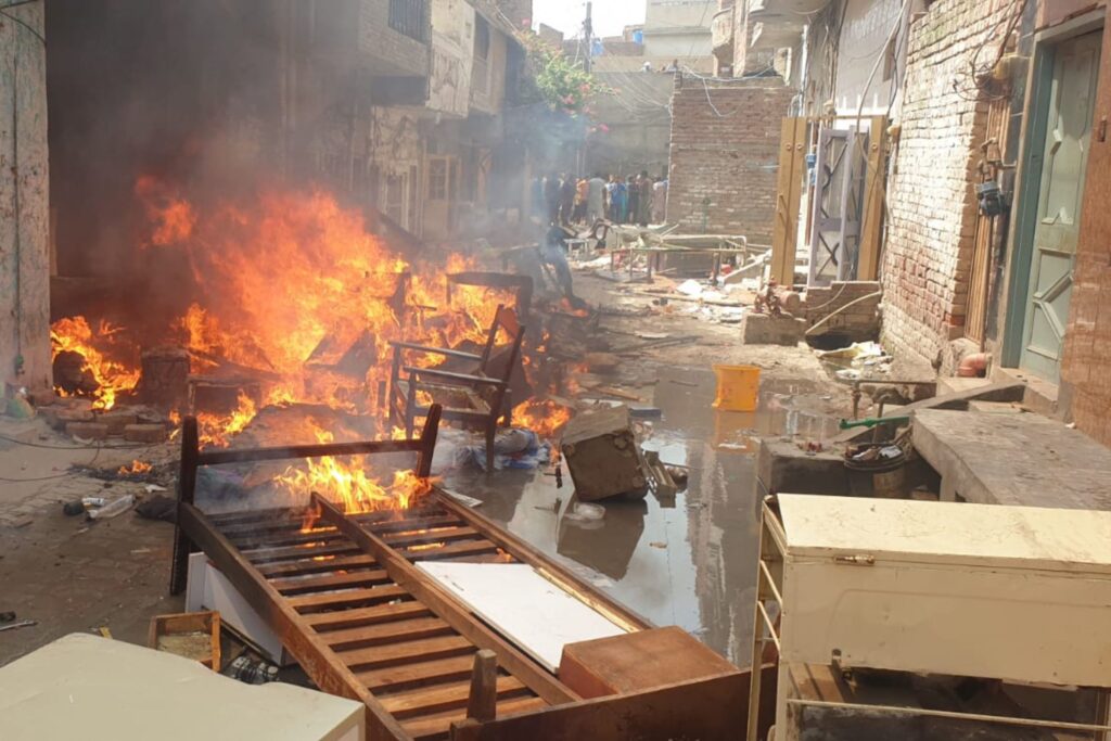 Christians in Pakistan Persecuted - Jaranwala Church Attack