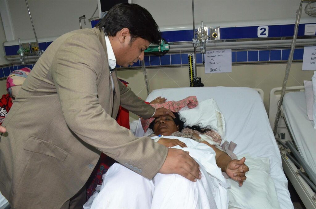 Visiting Victims of Twin Church Bombings Lahore - Hospital Visit
